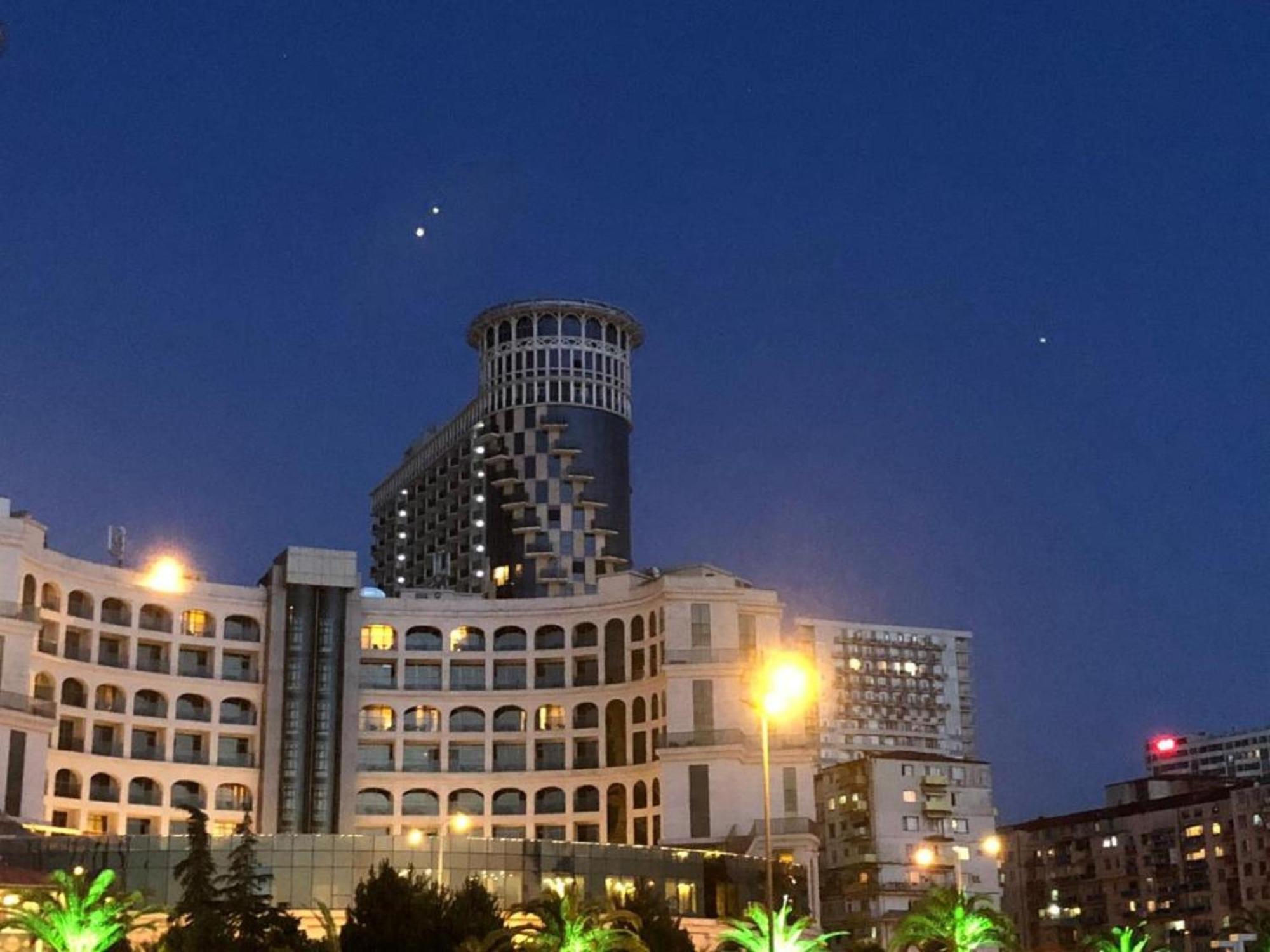 Apart Hotel Black Sea Towers Batumi Eksteriør billede